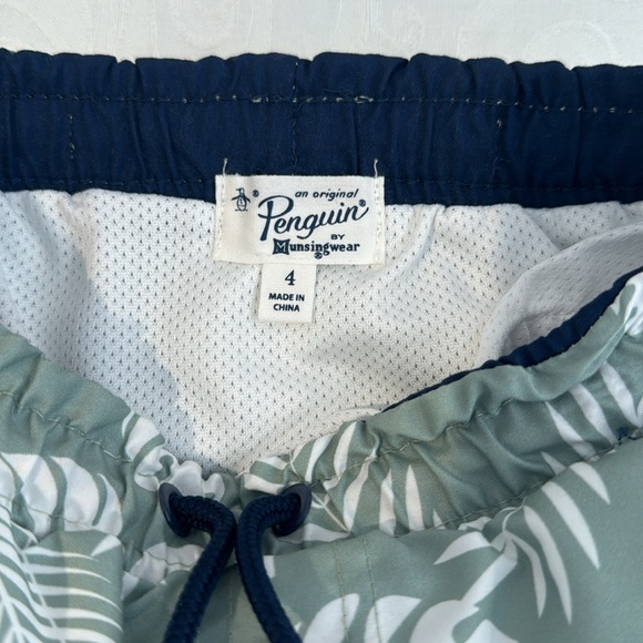 Original Penguin Swim Set. Size 4. - Picture 8 of 9